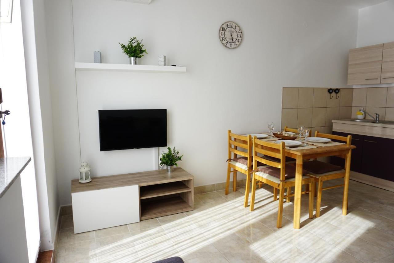 Apartment Jelena Fažana Zewnętrze zdjęcie